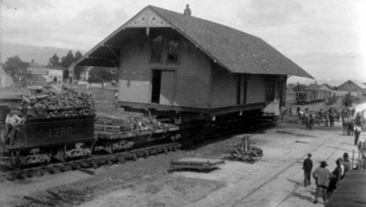 Moving Medford's original depot, 1900.